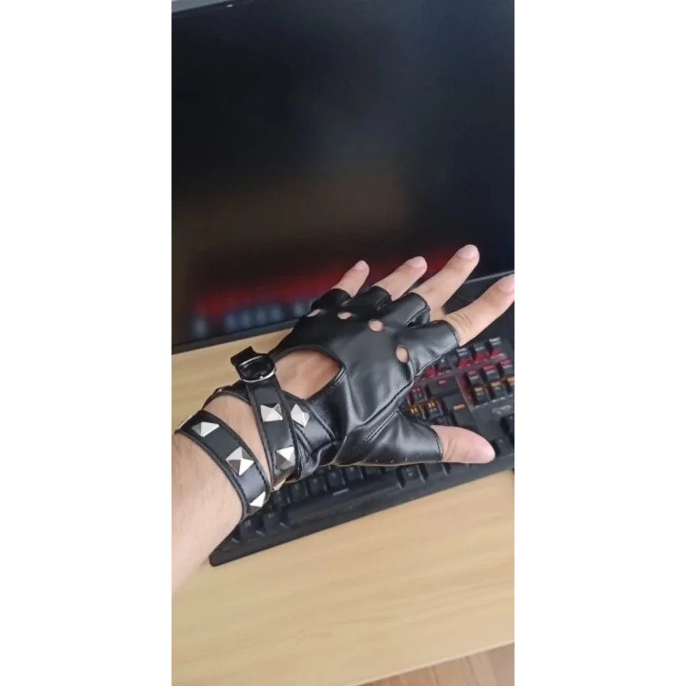 Juniors Women Fingerless Faux Leather Gloves  ~ New